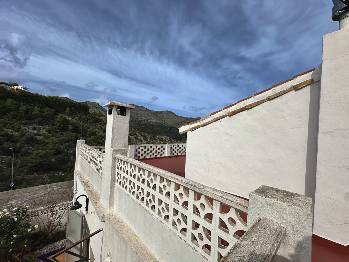 ample roof terrace townhouse for sale