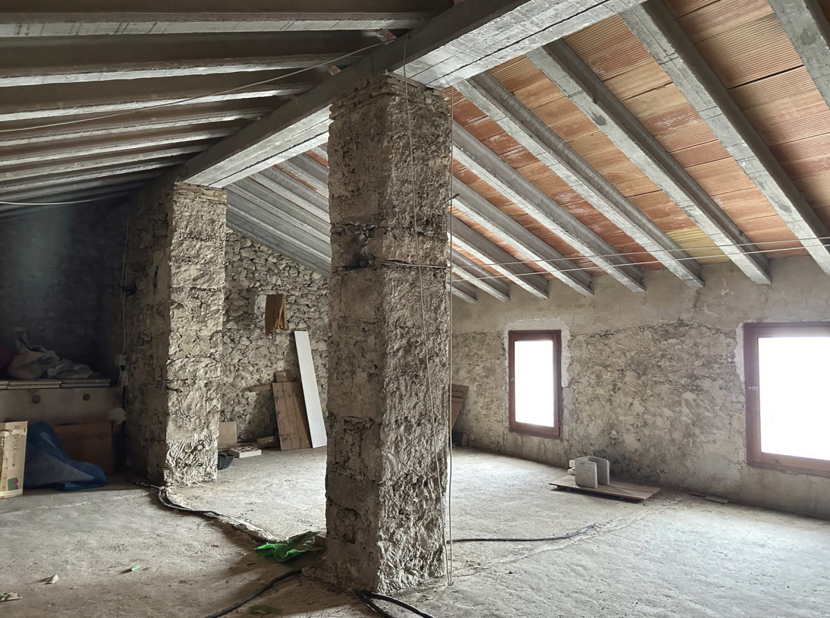 undivided room for 2 3 extra bedrooms