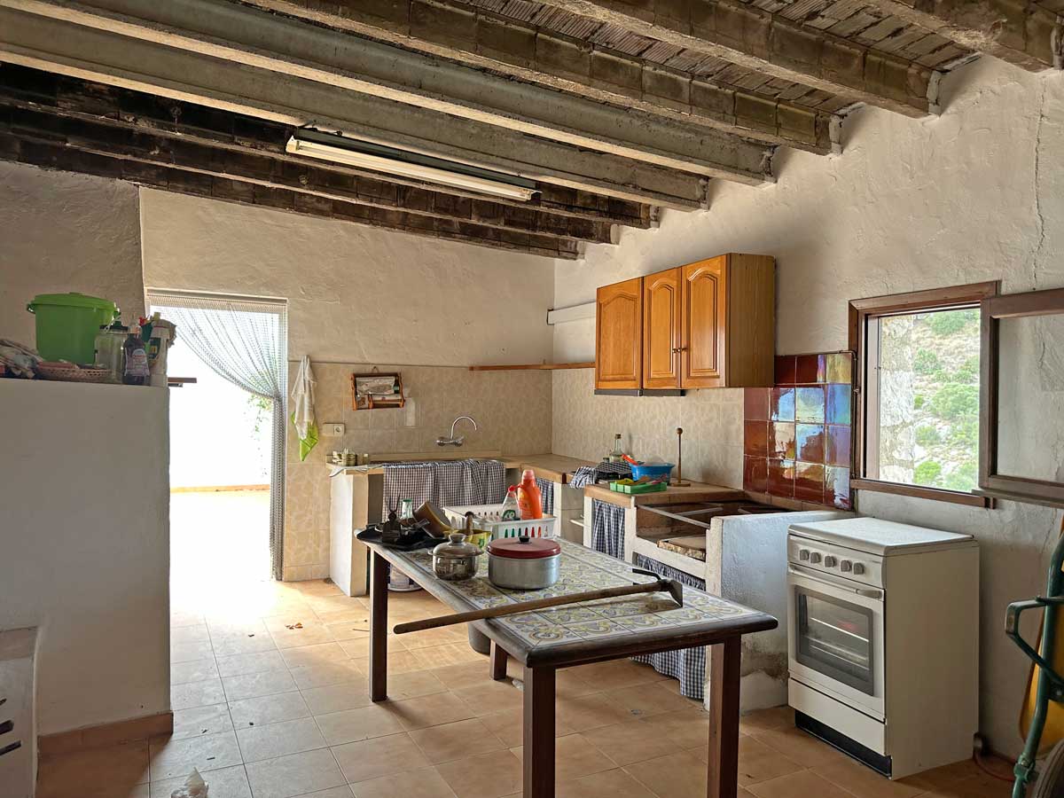 storage and work space with acces to patio