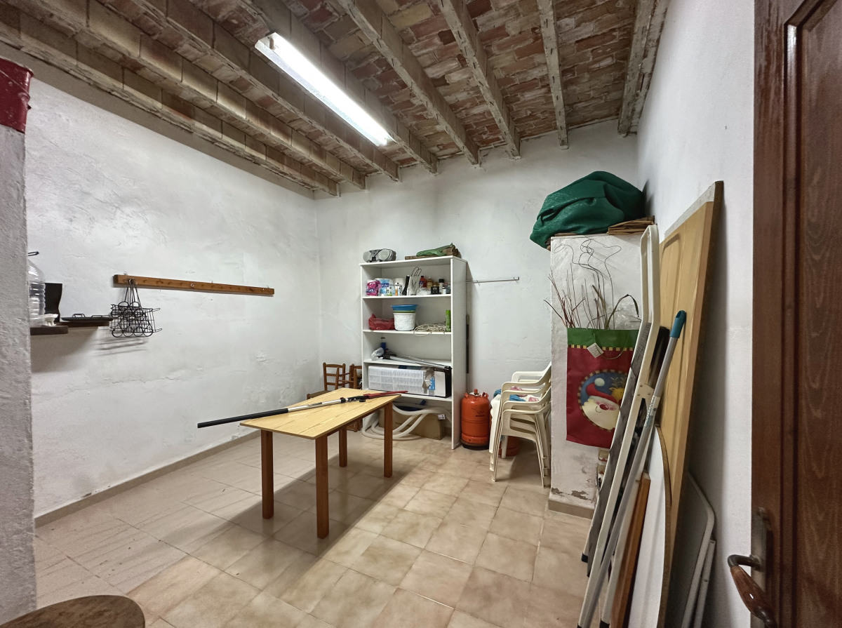 workspace-grounfloor-village-house-for-sale.jpg
