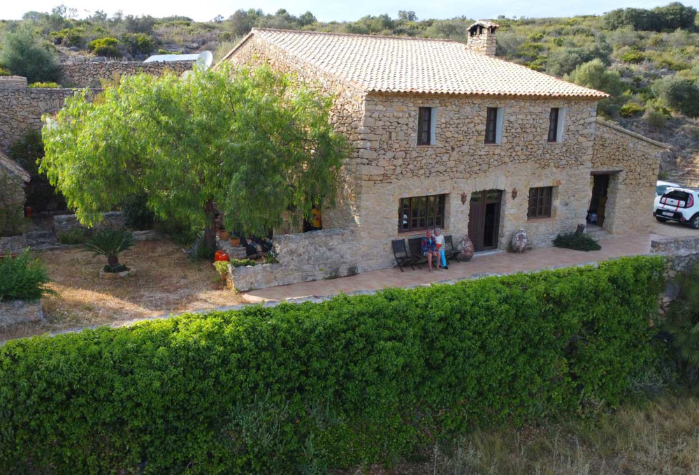Stone Finca for sale in Lliber - plot of land: 14.329 m2 - asking price 395.000€