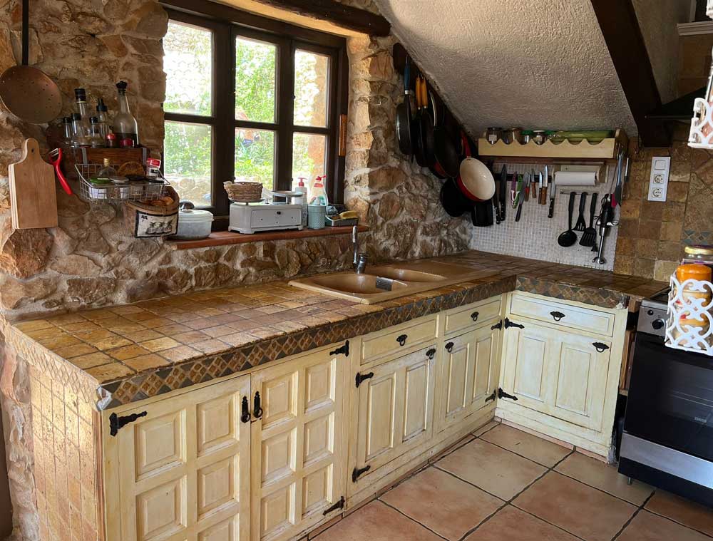dry-stone-finca-kitchen