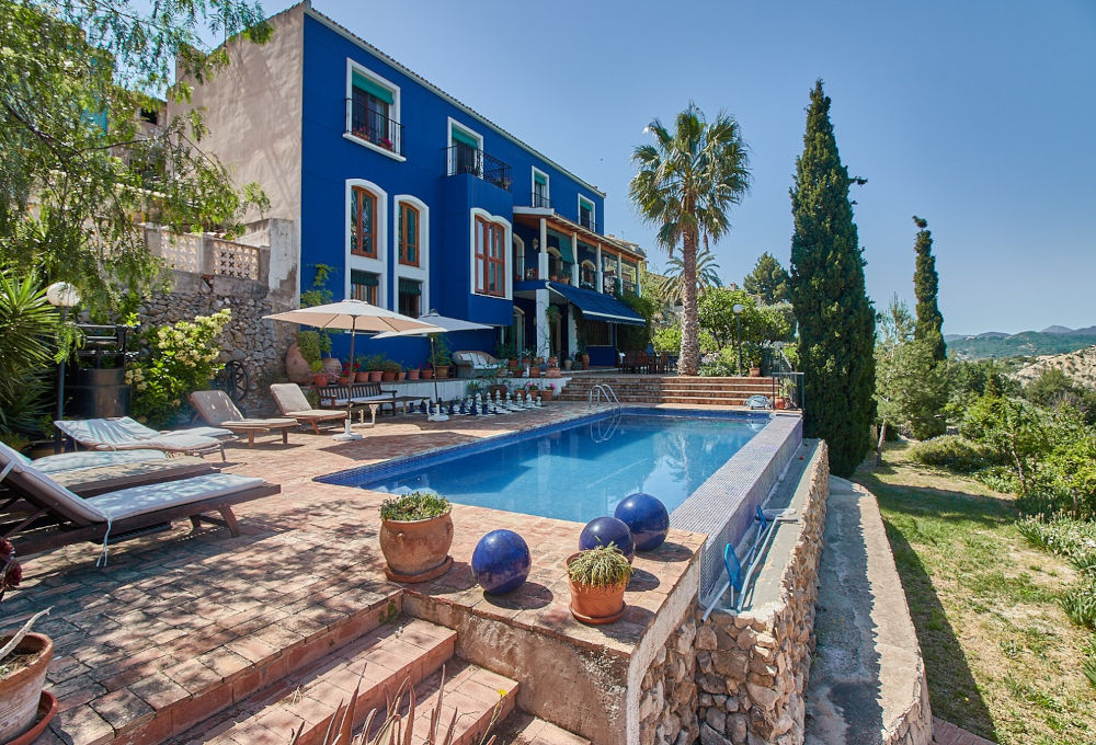 Spectacular village houses for sale Relleu Alicante Plot total17.000m2 - Asking price: 1.1.00.000€