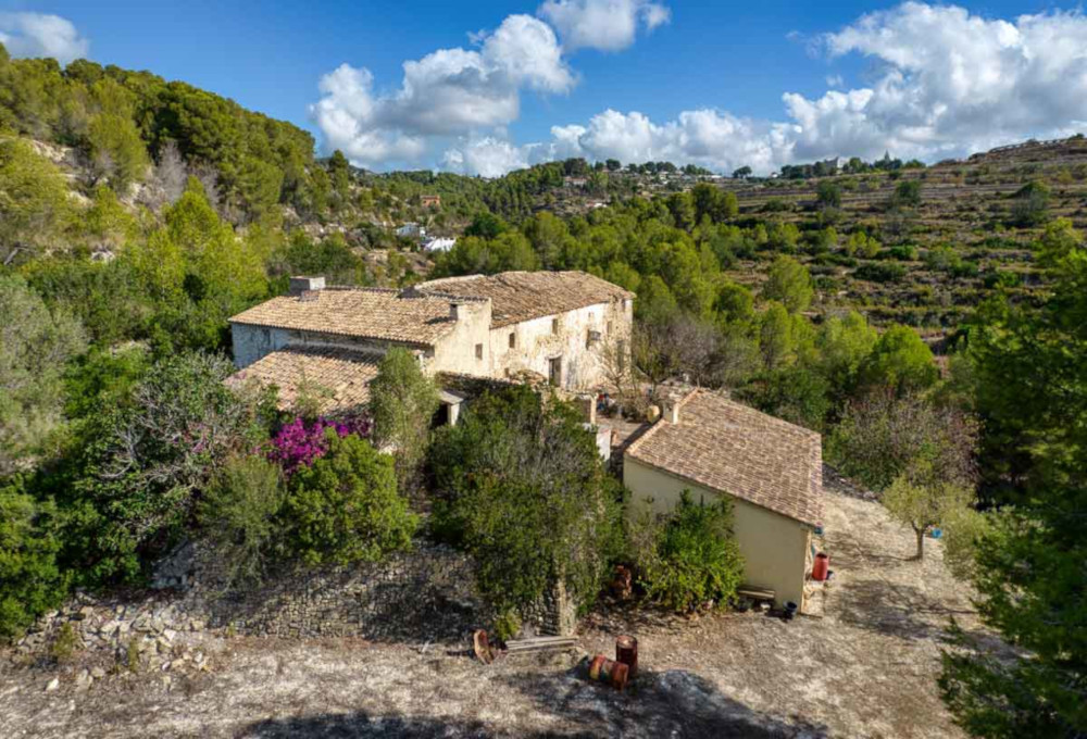 Authentieke landwoning te renoveren in Benissa – Perceel van 6.800 m² rustiek land – Prijs: € 149.000